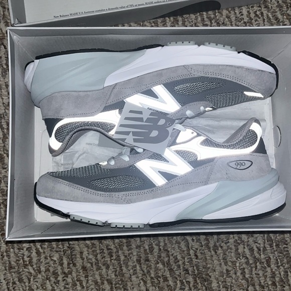 New Balance 990 v6 - Picture 1 of 3